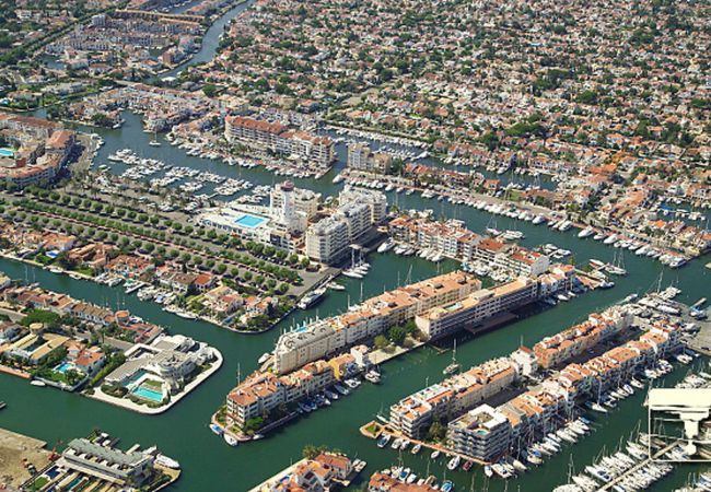 Apartamento en Empuriabrava - 1225 SANT MAURICI con Piscina